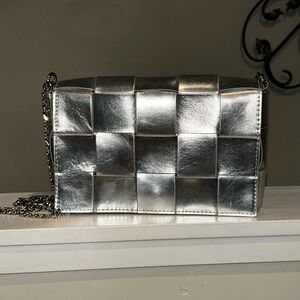 Metallic Silver Woven Checkered Pattern Shoulder Bag